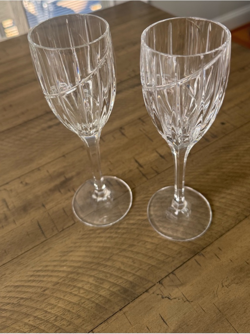 Elegant Clear Crystal-Style Wine Glasses with Cut-Pattern - Set of 2